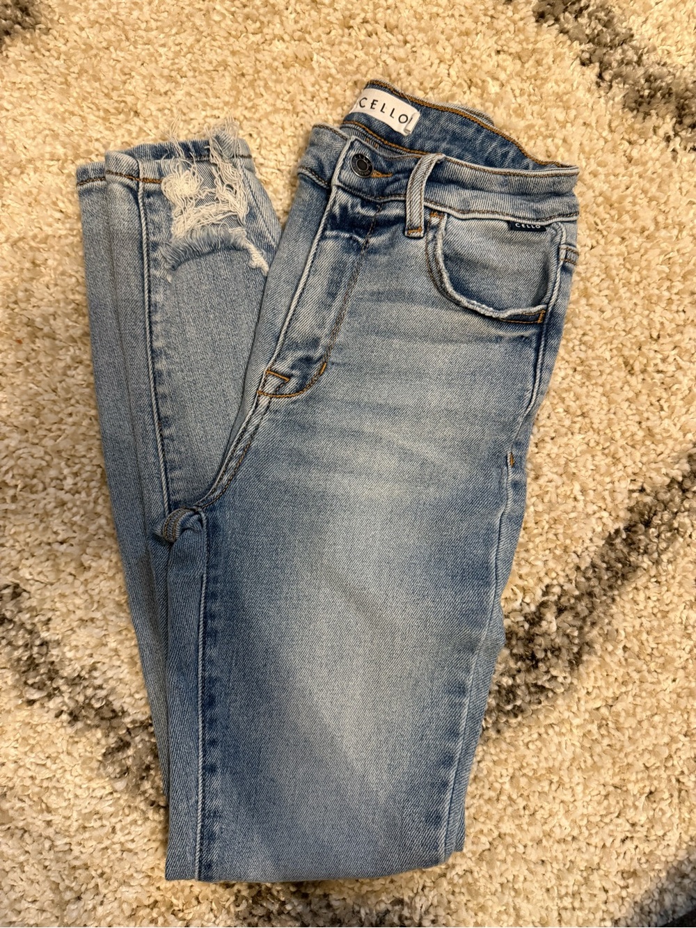 Cello -Women's Light- wash Distressed High-Rise Jeans Size 1